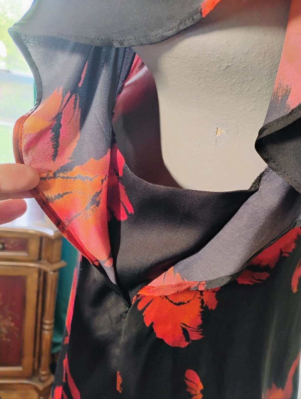 🆕 Nine West, V Neck Blouse, Medium - Picture 5 of 7